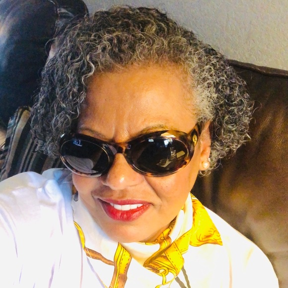 Authentic Gucci sun glasses! - Picture 4 of 5